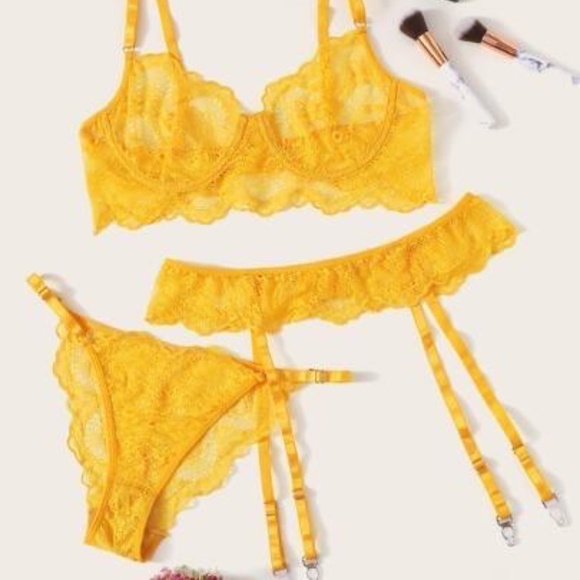 Yellow Floral Lace 3 pc Garter Underwire Lingerie Set - Picture 4 of 5